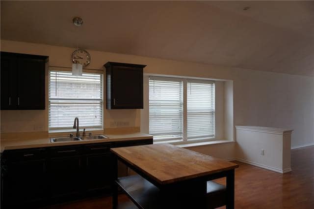 Building Photo - 2110 Wisteria Way