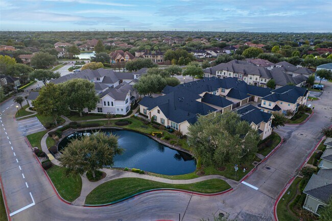 Building Photo - 4222 Stonebrook Ln