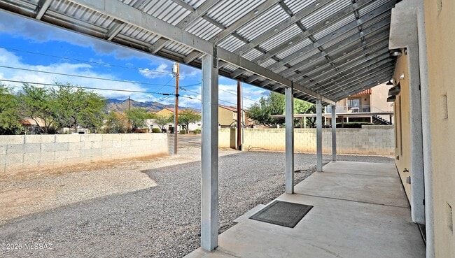 Building Photo - 1040 E Halcyon Rd