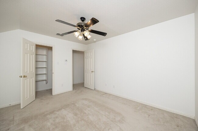 Building Photo - Spacious 4-Bedroom Home with Large Backyard in Rowlett