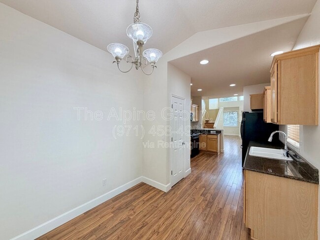 Building Photo - 13760 SW Mapleview Ln