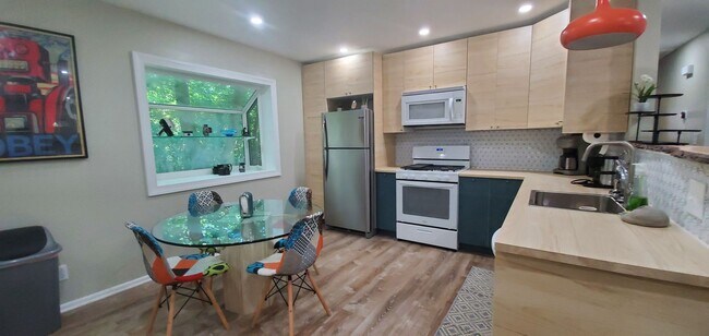 Building Photo - Three Bedroom Home for Rent on the Northsi...