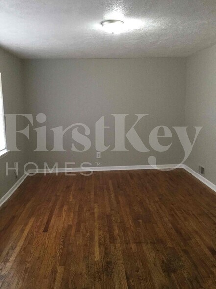 Building Photo - 6634 Imperial Dr