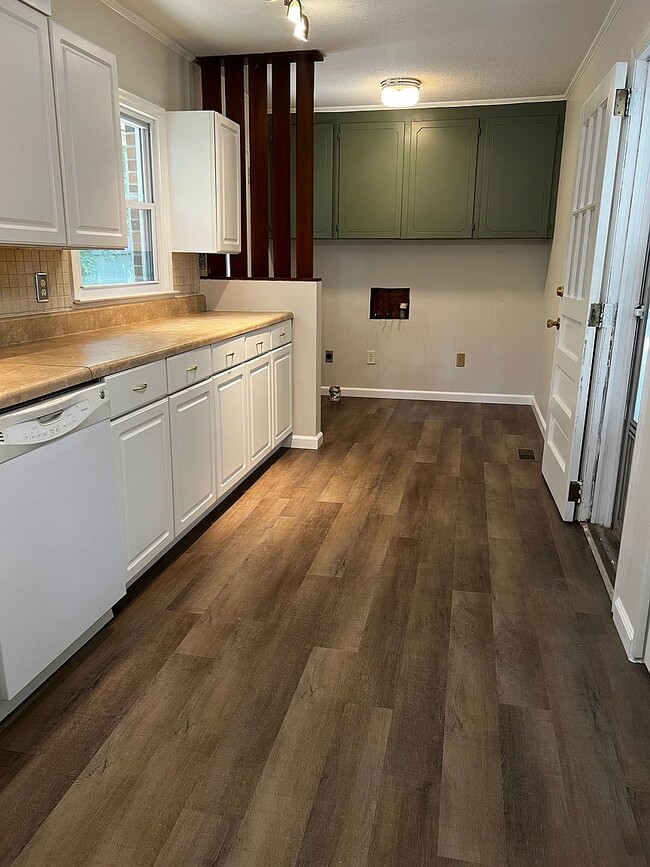 Building Photo - 109 Calton Dr