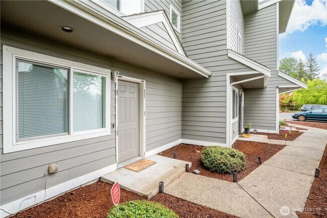 Primary Photo - Lynden houses LLC - Cedar Street