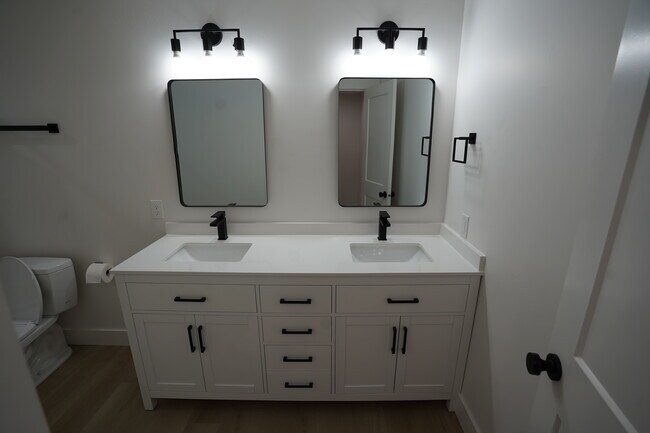 Building Photo - 428 S 975 W