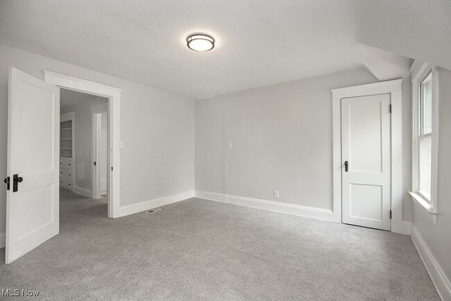 Building Photo - 15409 Grovewood Ave