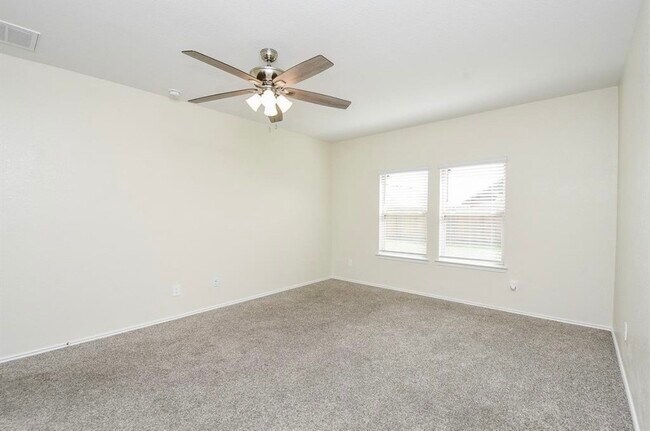 Building Photo - 21170 Alder Oaks Dr