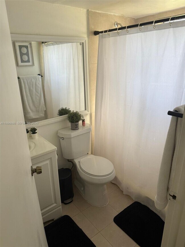 Building Photo - 9984 Nob Hill Ct