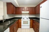 Building Photo - 9491 Palm Cir S