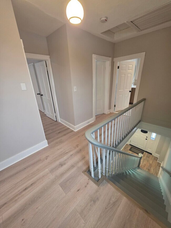 Building Photo - 3 Bedroom Apartment - Kingston, NY