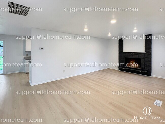 Building Photo - "Charming 4-Bed Retreat in Covington with Elegant Granite Touches!"