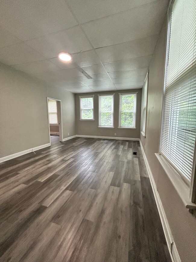 Building Photo - Beautiful Two Story Home on Scottdale