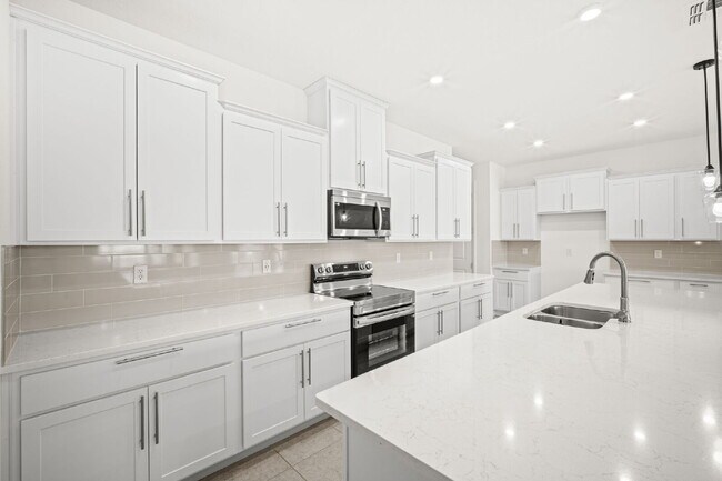 Building Photo - Gorgeous 4BR/3BA home in Island Forest Preserve