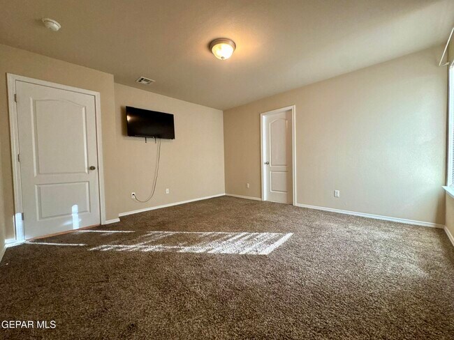 Building Photo - 1013 Villa Seca Dr