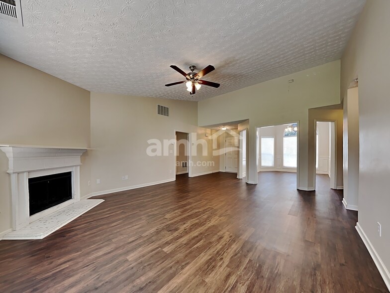 Building Photo - 1552 Armende Cir