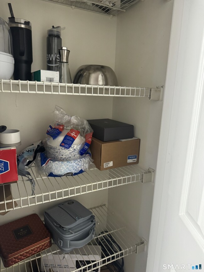 Building Photo - 7 Bittersweet Ln