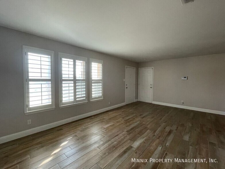 Building Photo - 8241 San Antonio St