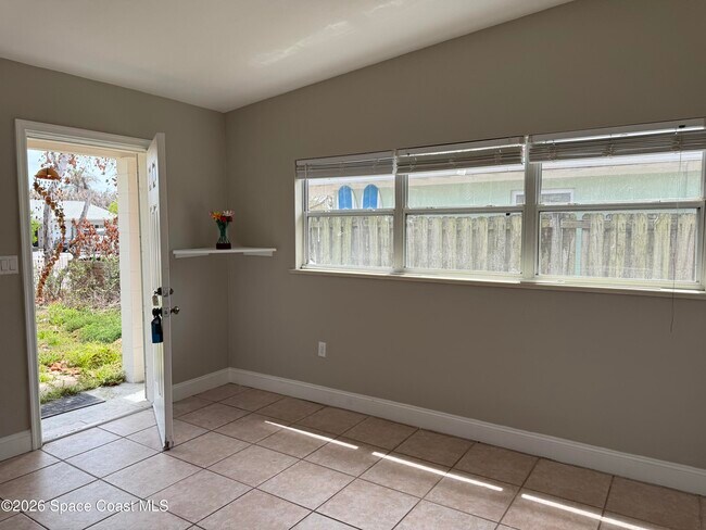 Building Photo - 910 S Orlando Ave