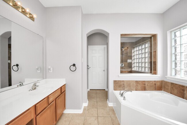 Building Photo - 26706 Bellwood Pines Dr