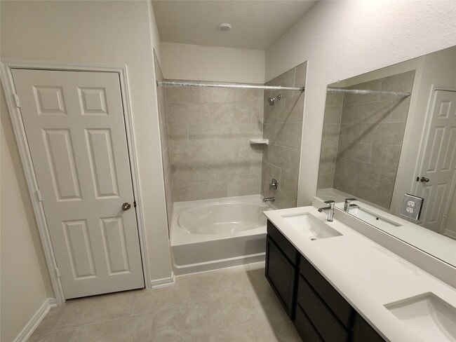 Building Photo - 1530 Grand Olympia Dr