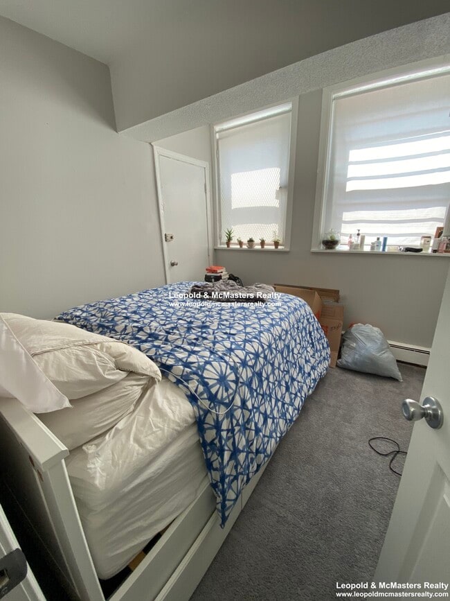 Building Photo - 181 Thorndike St