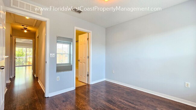 Building Photo - OUTSTANDING 2 Bedroom / 2.5 Bath / 2 Car Tandem Garage ! WILLOWBROOK- LAKEWOOD RANCH!