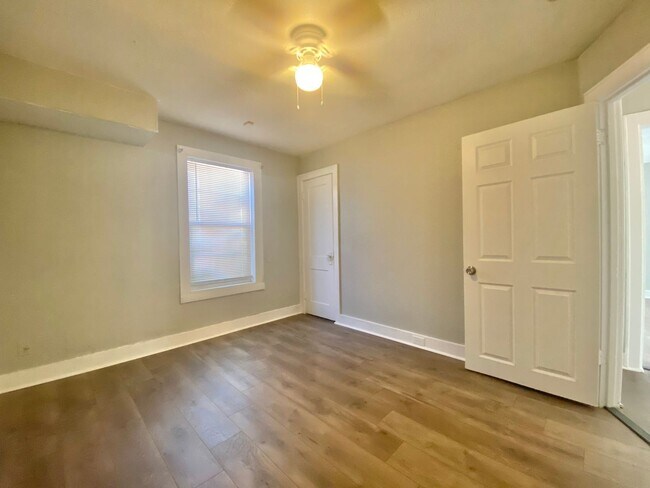 Building Photo - Now available and rent ready -  3 bed 2 bath near Clapp Park