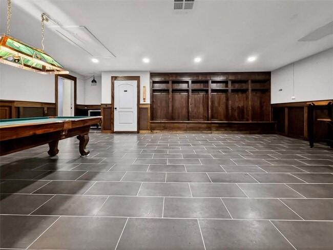 Building Photo - 6106 FM Rnch