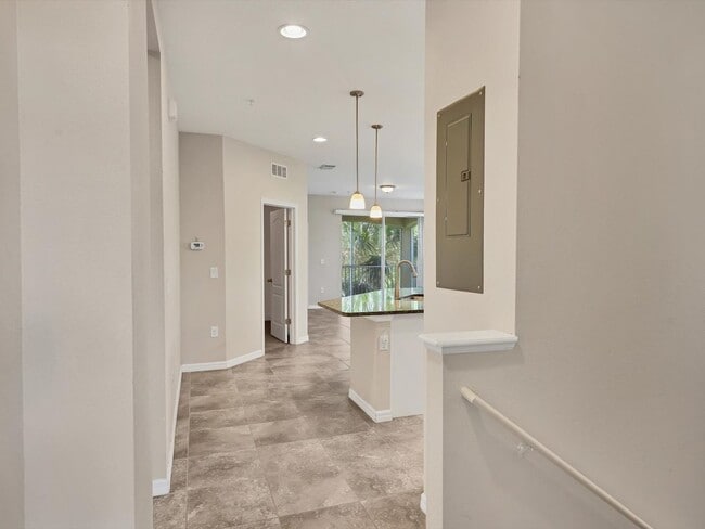 Building Photo - Unfurnished Annual Rental Available