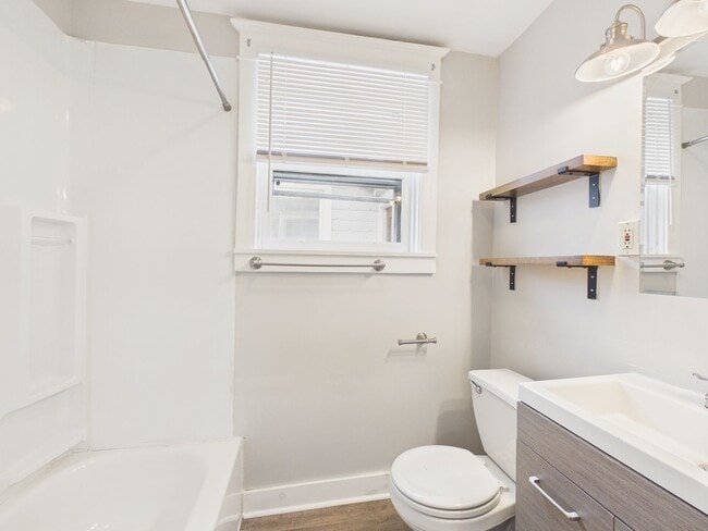 Building Photo - 1005 N 3rd St