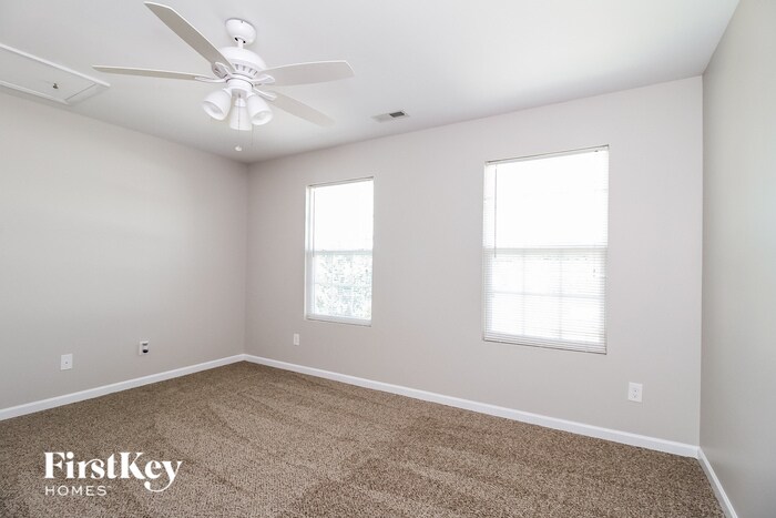Building Photo - 475 Summergate Dr