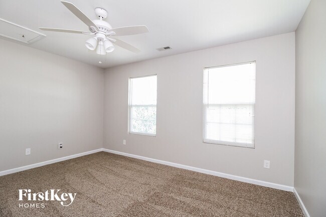 Building Photo - 475 Summergate Dr