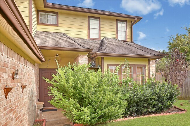 Building Photo - 13523 Pasa Robles Ln