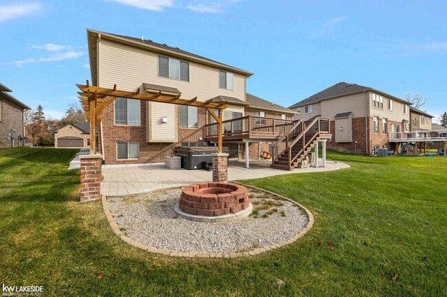 Building Photo - 46267 Terrace Dr