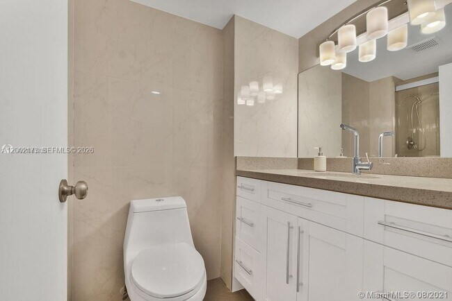 Building Photo - 18041 Biscayne Blvd