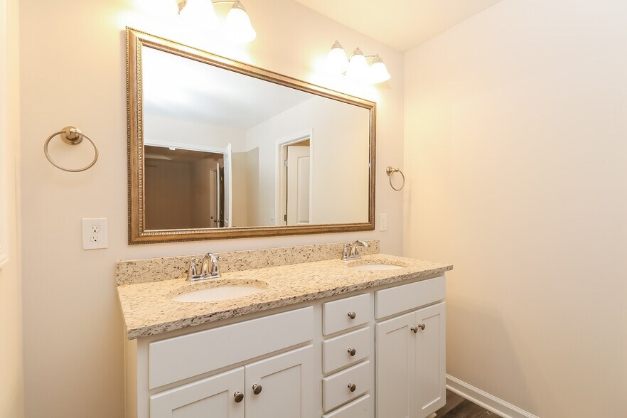 Building Photo - 1041 Winter Wy