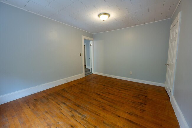 Building Photo - 125 Tarrytown Rd