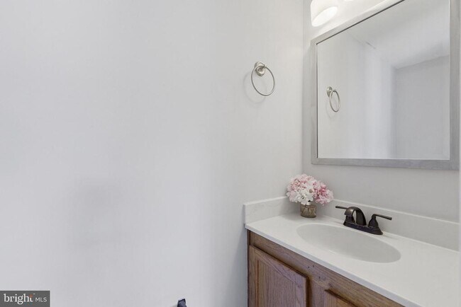 Building Photo - 14688 Basingstoke Loop