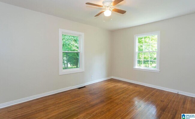 Building Photo - 921 5 Mile Rd