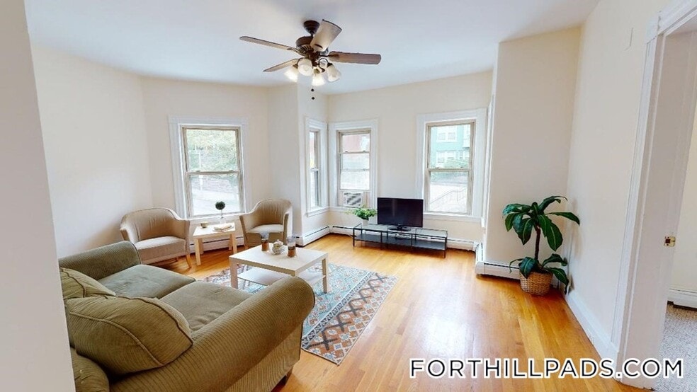 Building Photo - 149 Centre St