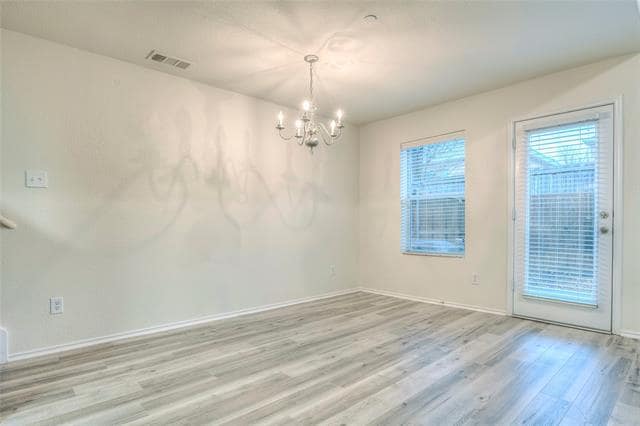 Building Photo - 9948 Fleetwood Dr