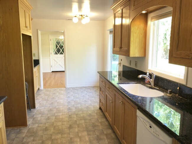 Building Photo - 4044 Cayente Way
