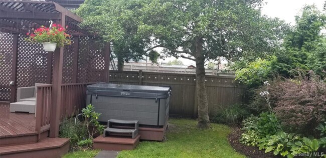 Building Photo - 19 Ocean Rd