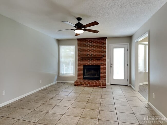 Building Photo - 3336 Castlegate Dr