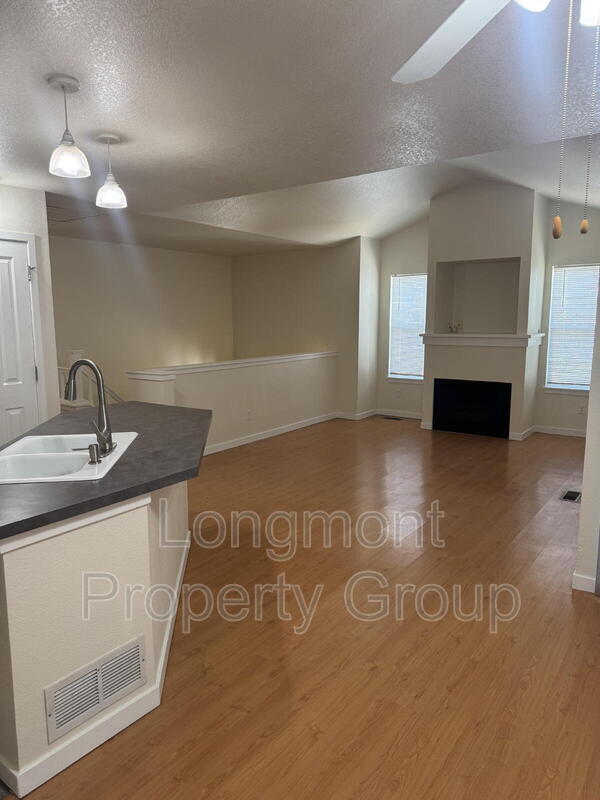 Building Photo - 719 Thornwood Way