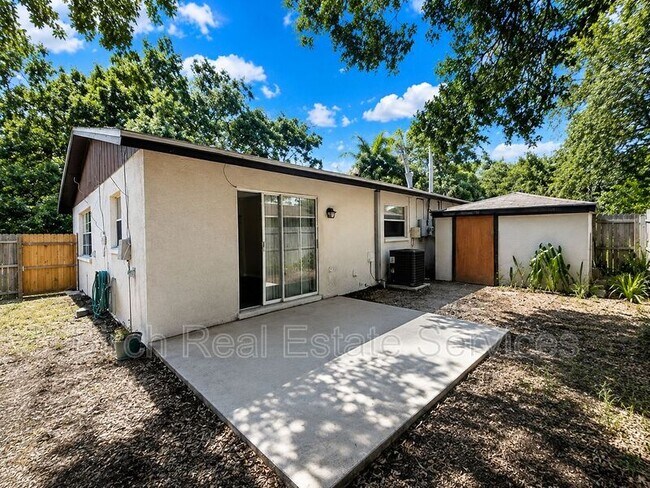 Building Photo - 447 2nd Ave