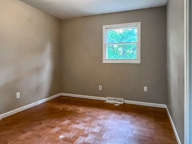 Building Photo - 1411 West Ave