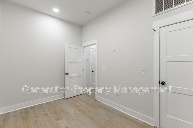 Building Photo - 1124 Garfield St