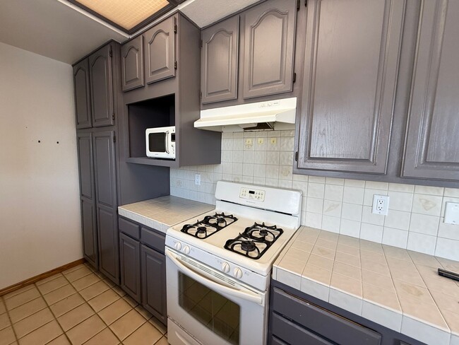 Building Photo - Beachside Living at Silver Strand